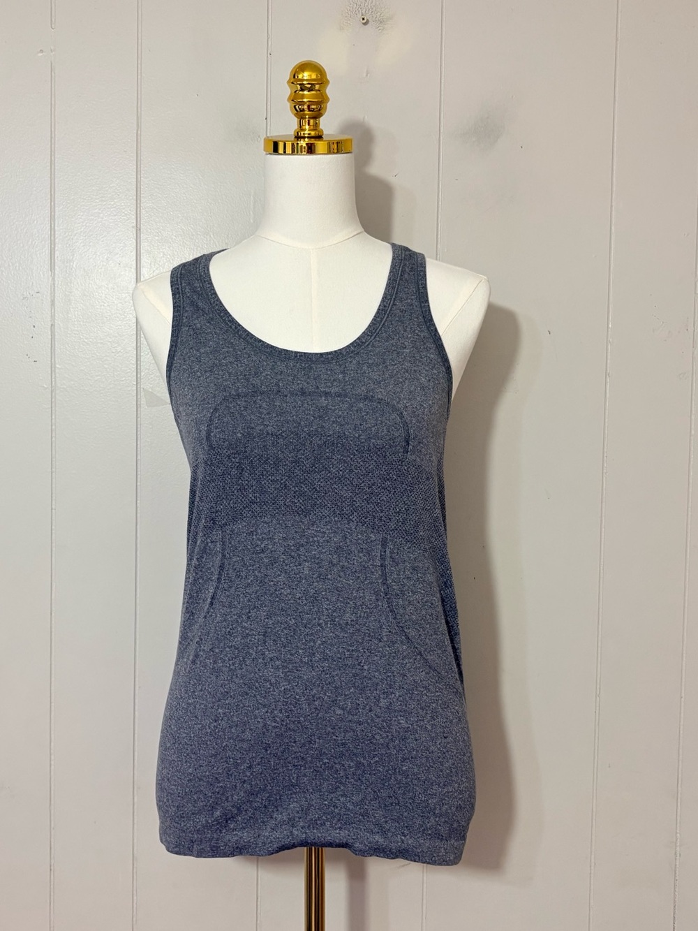 ululemon Swiftly Tech Racerback Tank Top Gray Size 8 Seamless Running Athletic